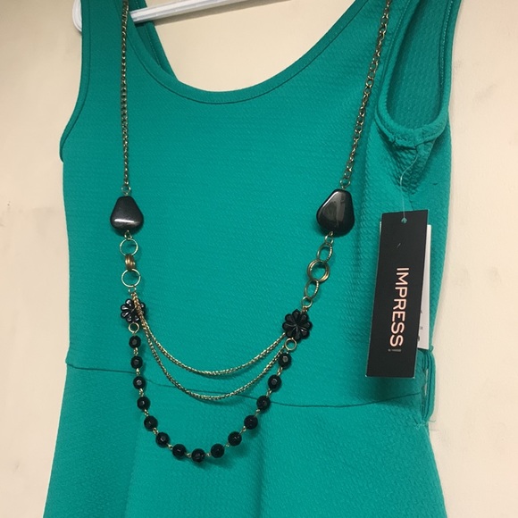 Green Dress with Chain - NWT - Picture 3 of 4